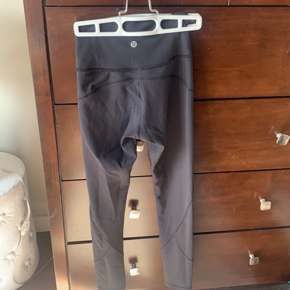 Black high rise lululemon leggings - Picture 2 of 3